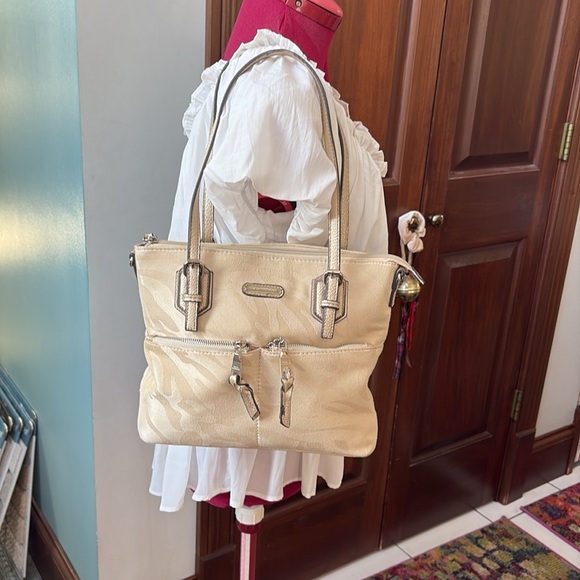 Dana Buchman  shoulder bag  two tone canvas/ Cream  metallic trim silvertone HW￼ - Picture 9 of 15